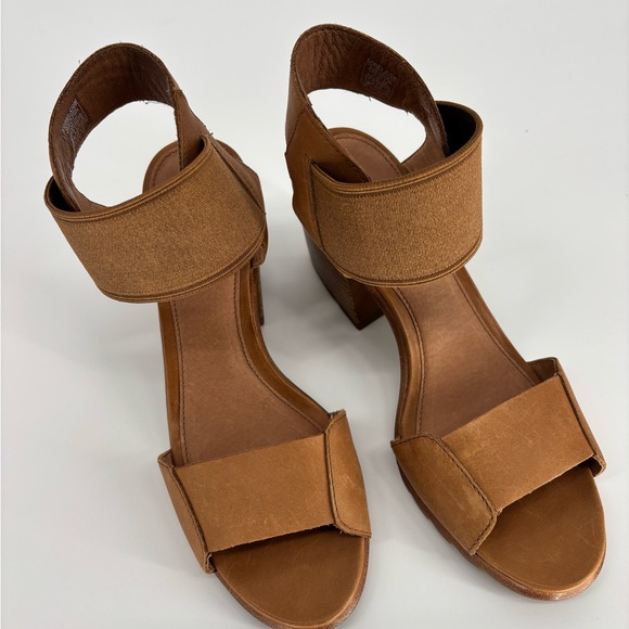 Sorel Strappy Faux Suede Block Open Toe Sandal Shoes - Picture 2 of 9